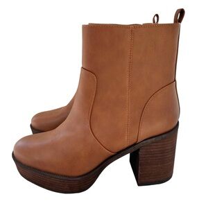 HOUSE OF HARLOW Festival 1960 Cognac Vegan Leather Platform Boots NEW 9.5